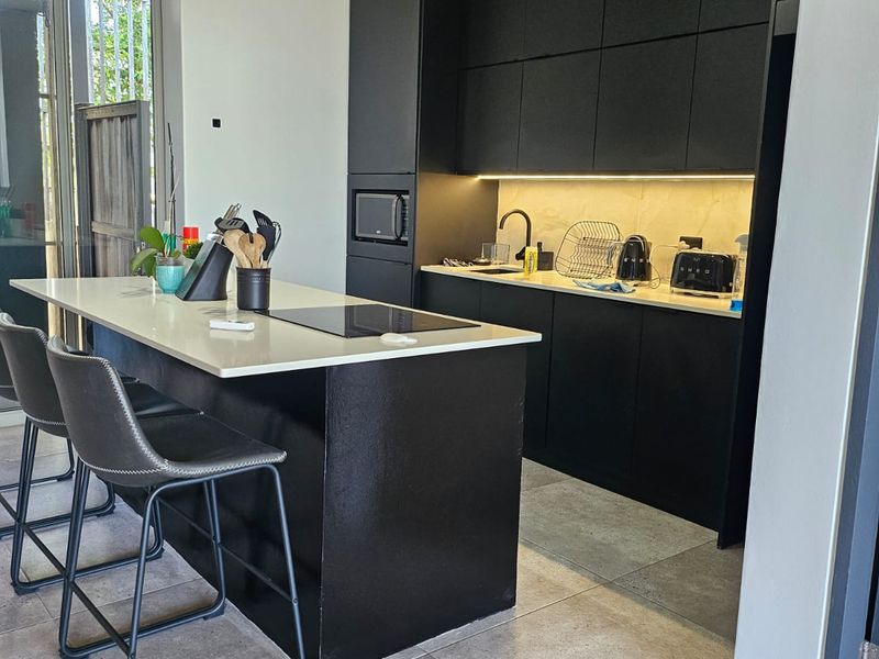 Modern 2-Bedroom Forest Apartment in Dunkirk Estate - Photo 6