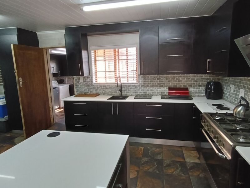 Charming 2.2-Hectare Retreat with Pool & Modern Comforts - Photo 10