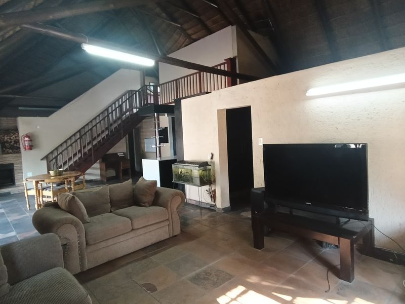 Charming 2.2-Hectare Retreat with Pool & Modern Comforts - Photo 5