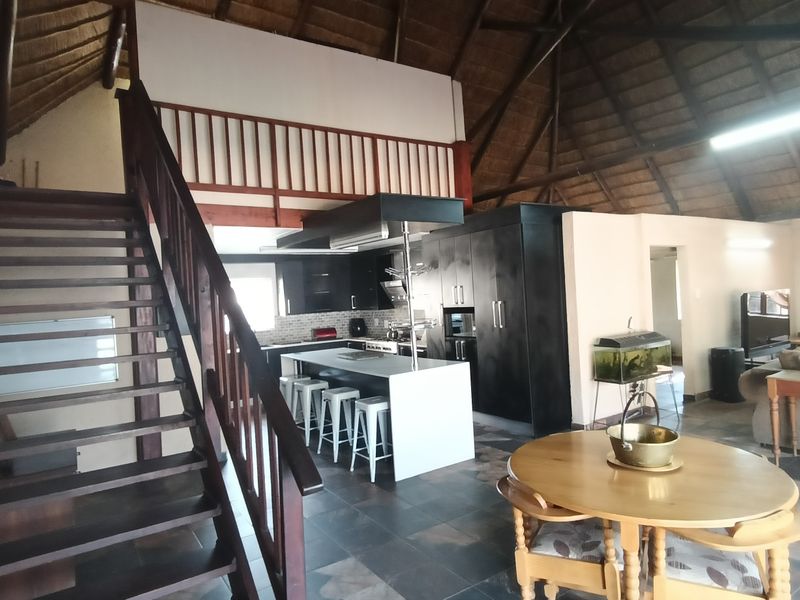 Charming 2.2-Hectare Retreat with Pool & Modern Comforts - Photo 7