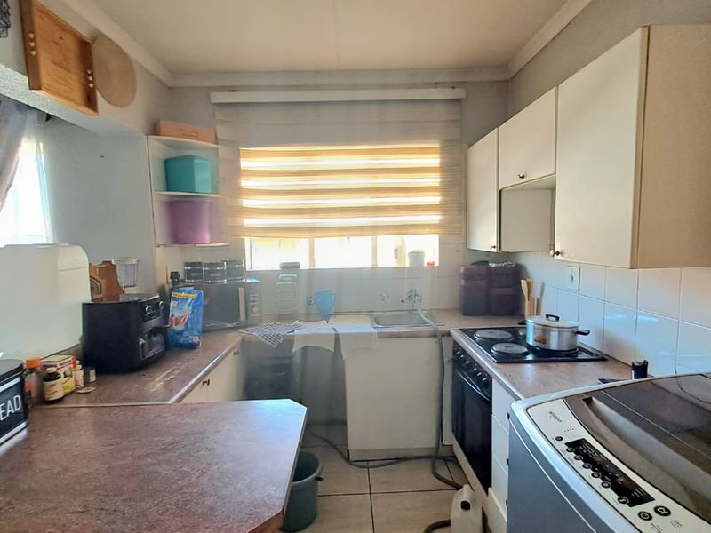 LOVELY 2 BEDROOM APARTNENT UP FOR GRABS - Photo 10