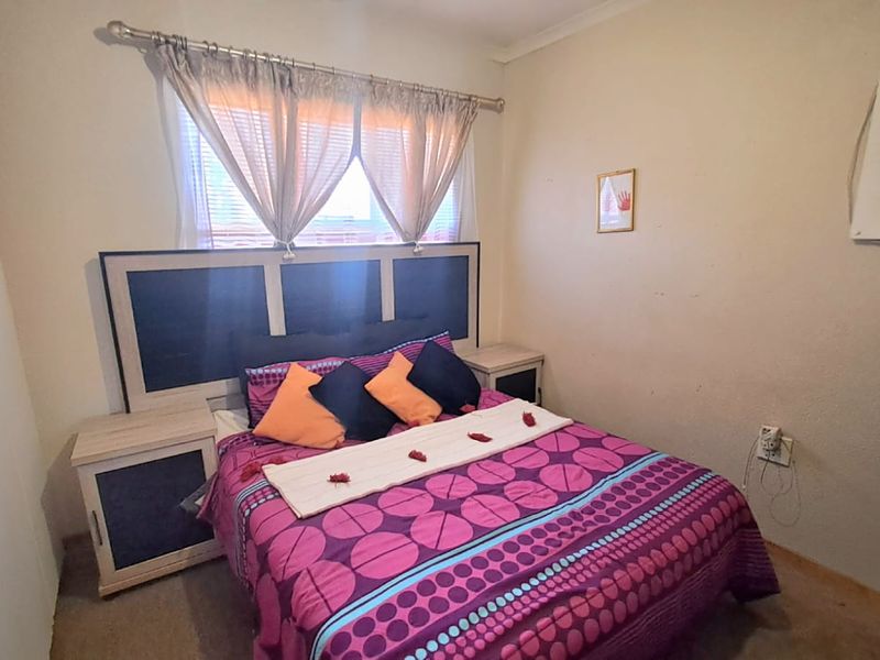 LOVELY 2 BEDROOM APARTNENT UP FOR GRABS - Photo 8