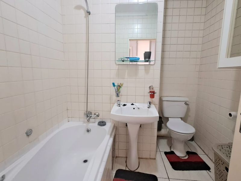 LOVELY 2 BEDROOM APARTNENT UP FOR GRABS - Photo 7