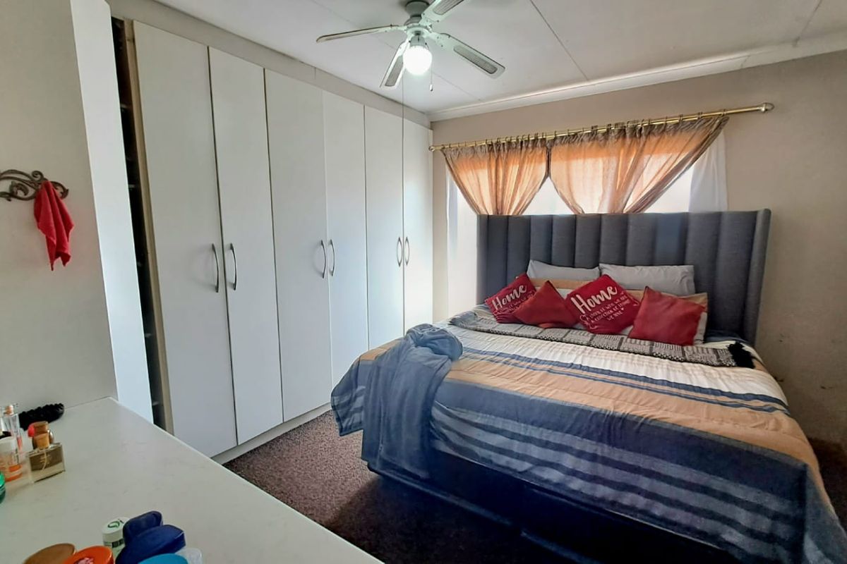 LOVELY 2 BEDROOM APARTNENT UP FOR GRABS - Photo 3