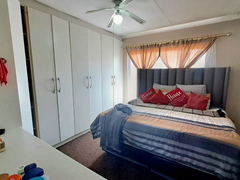 LOVELY 2 BEDROOM APARTNENT UP FOR GRABS - Photo 3