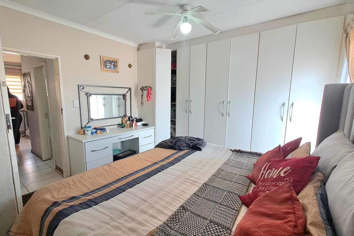 LOVELY 2 BEDROOM APARTNENT UP FOR GRABS - Photo 5