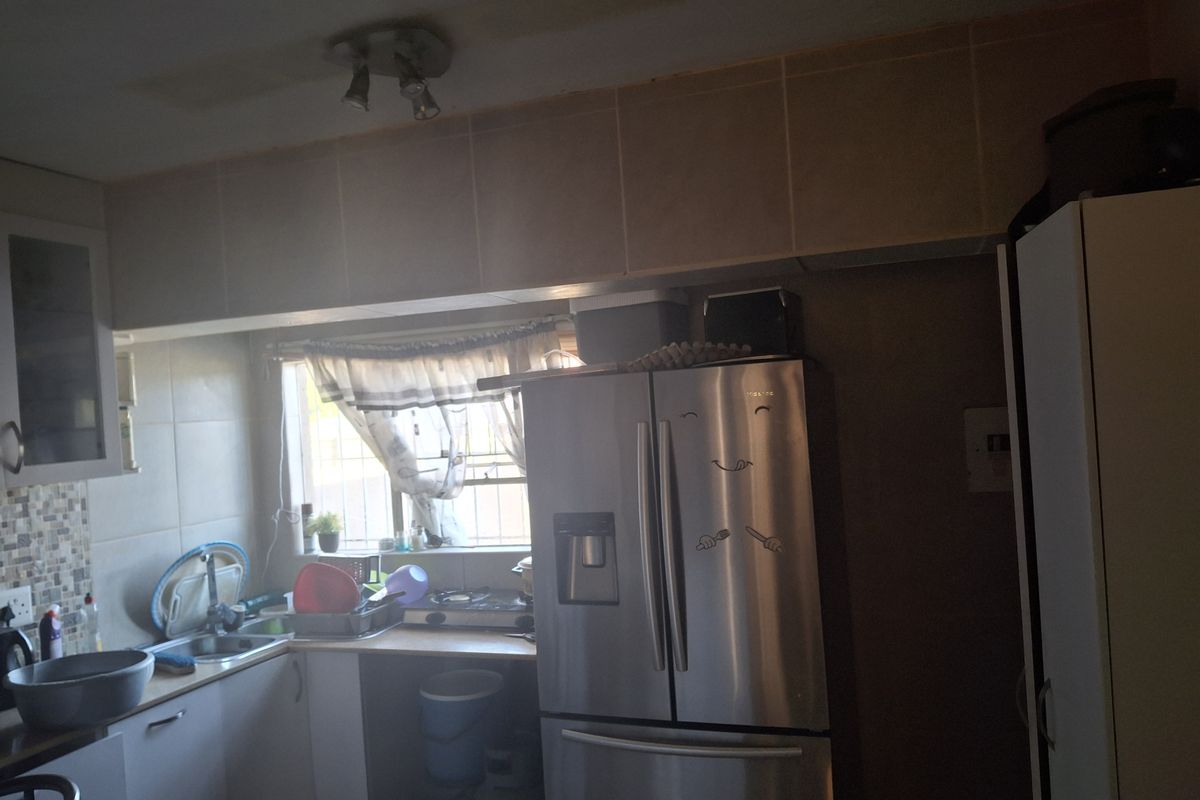 Immaculate Townhouse for Sale in Edleen! - Photo 5