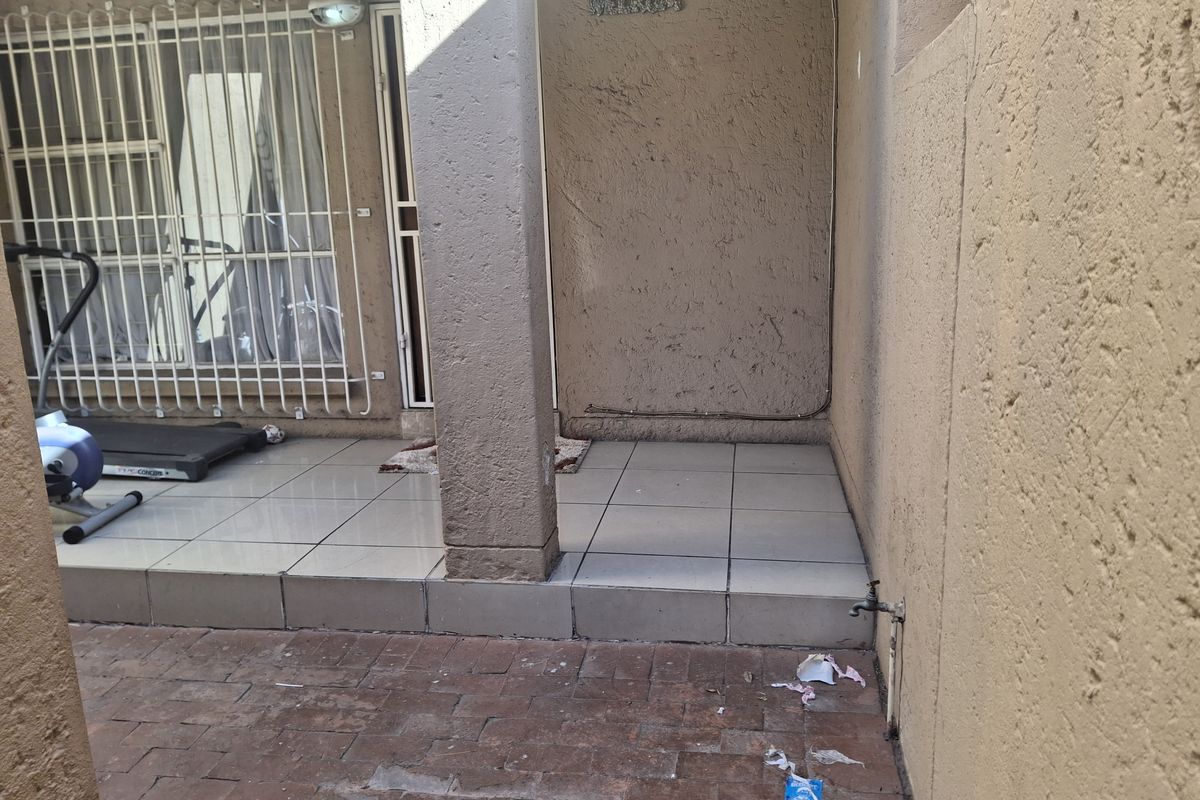 Immaculate Townhouse for Sale in Edleen! - Photo 3