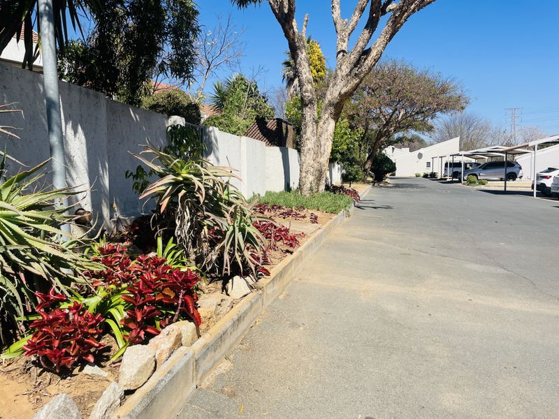 Cozy Family Home in Kengies, Fourways - Photo 10