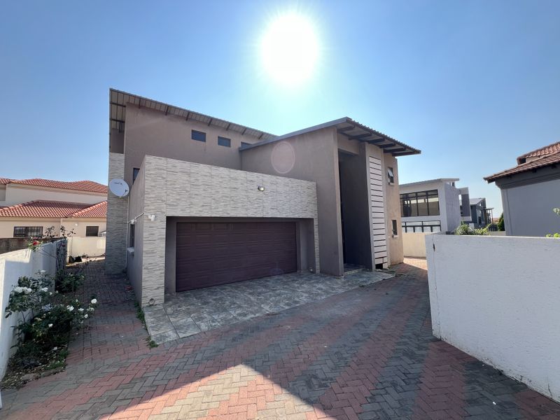 Modern Family Home in a Secure Estate – Polokwane - Photo 7