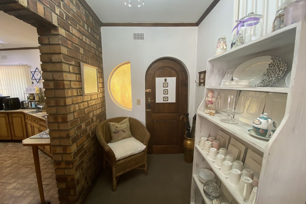 3 Bedroom Corner Stand Atlasville - Photo 5