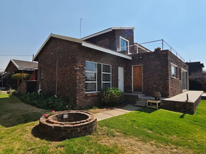 Escape to paradise in this stunning Deneysville property. - Photo 7