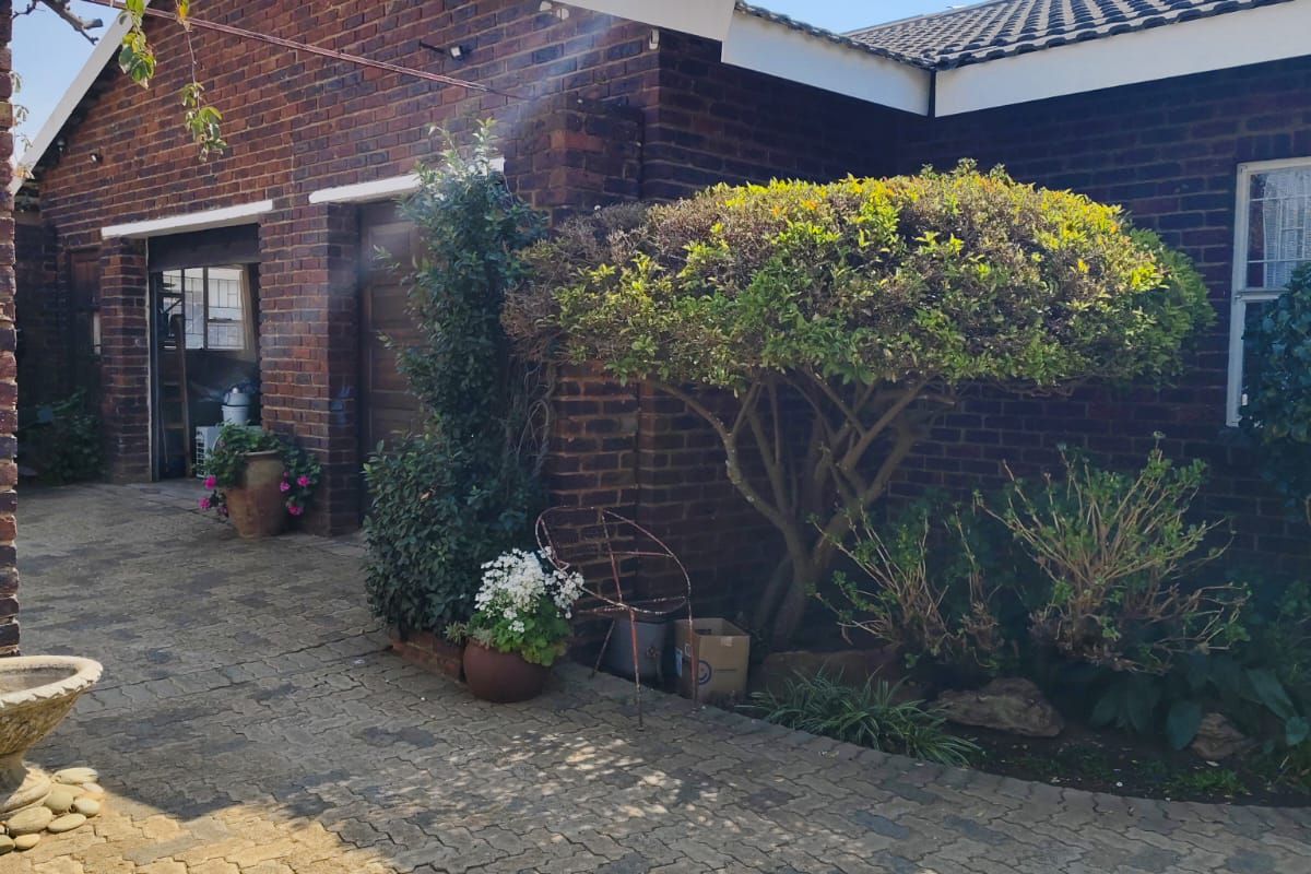 Escape to paradise in this stunning Deneysville property. - Photo 4