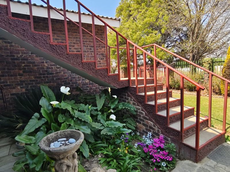 Escape to paradise in this stunning Deneysville property. - Photo 5