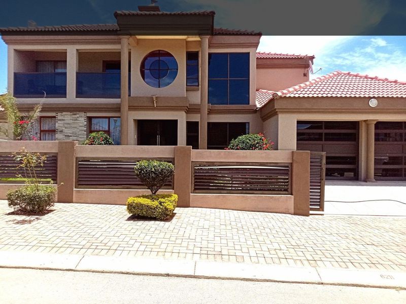 4 Bedroom House for Sale in Bendor - Photo 3