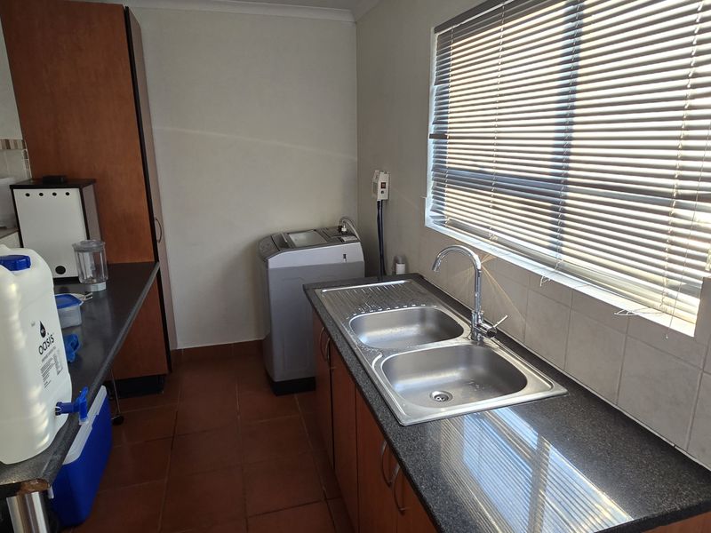 4 Bedroom House for Sale in Eagles Crest - Photo 7