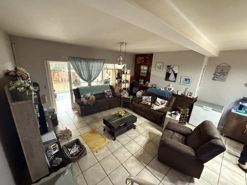 Modern 2-Bedroom Home in a Secure Complex! - Photo 10