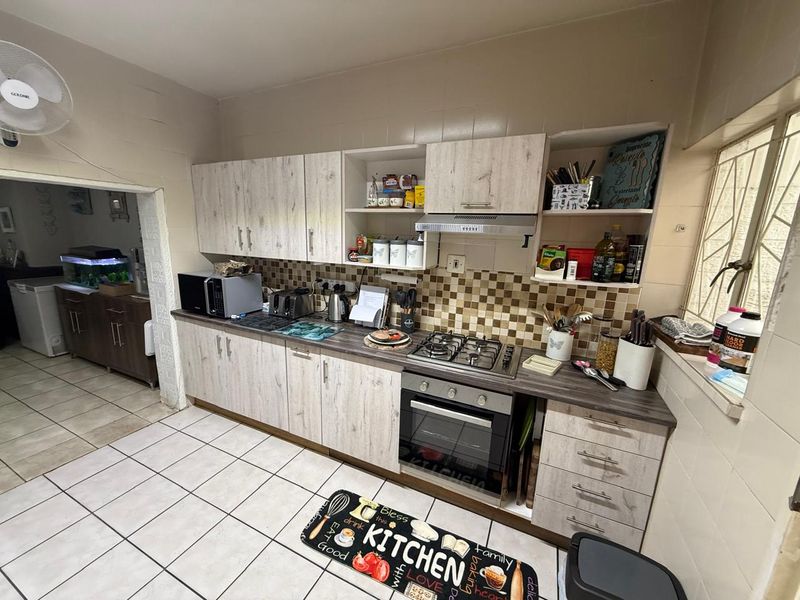 Modern 2-Bedroom Home in a Secure Complex! - Photo 7