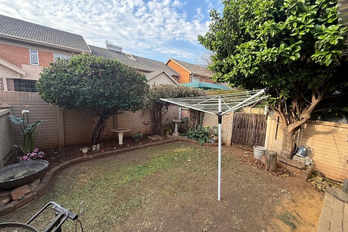 Modern 2-Bedroom Home in a Secure Complex! - Photo 3