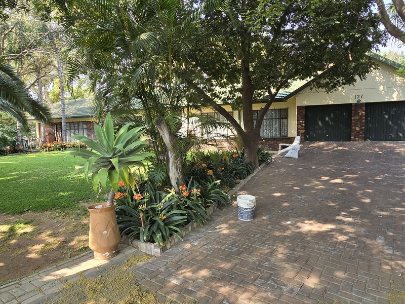 4 Bedroom House for Sale in Welgelegen - Photo 3