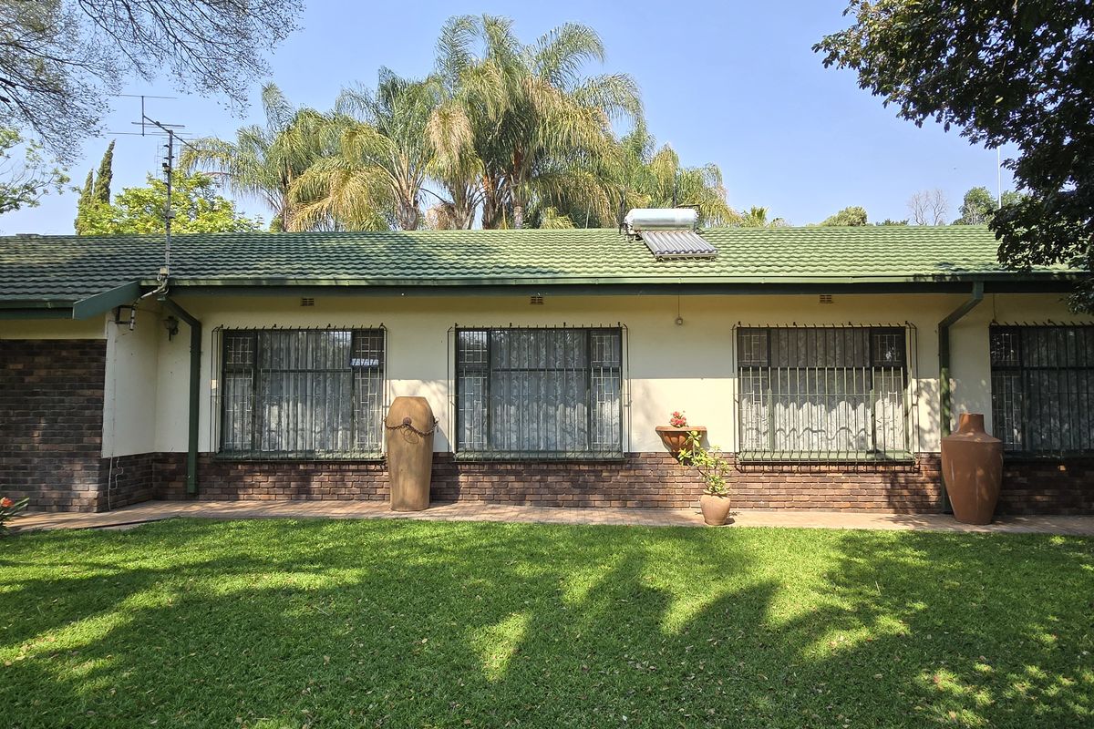 4 Bedroom House for Sale in Welgelegen - Photo 5