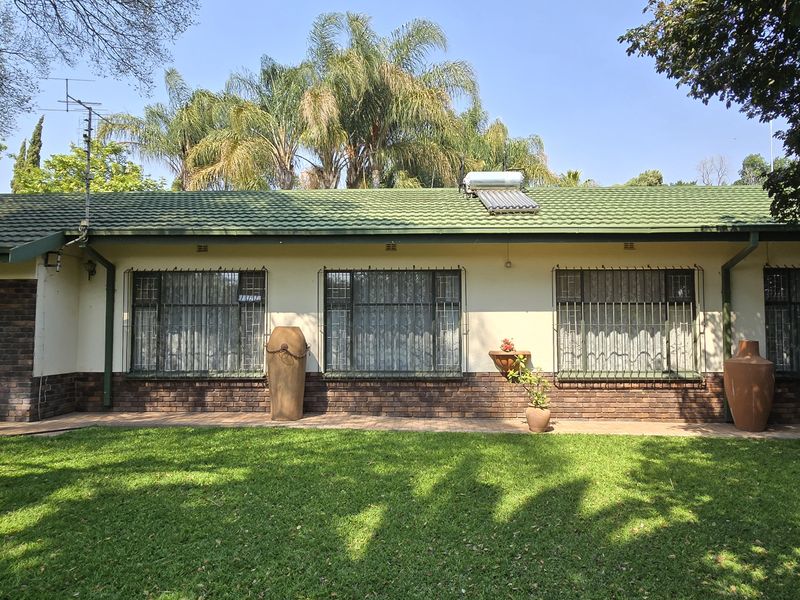 4 Bedroom House for Sale in Welgelegen - Photo 5