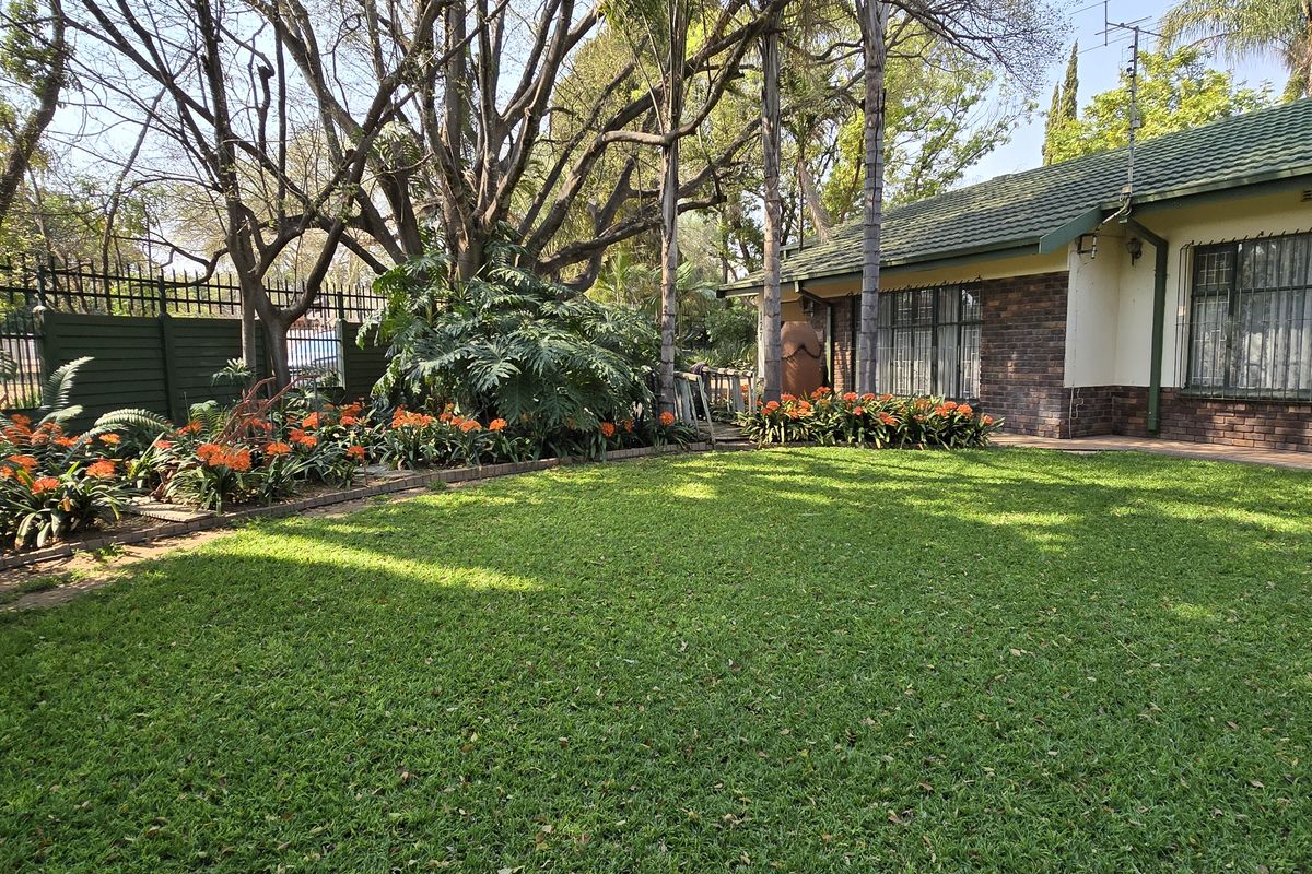 4 Bedroom House for Sale in Welgelegen - Photo 2