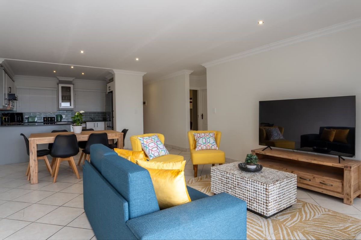 Stylish Coastal Retreat – Fully Furnished & Move-In Ready - Photo 4