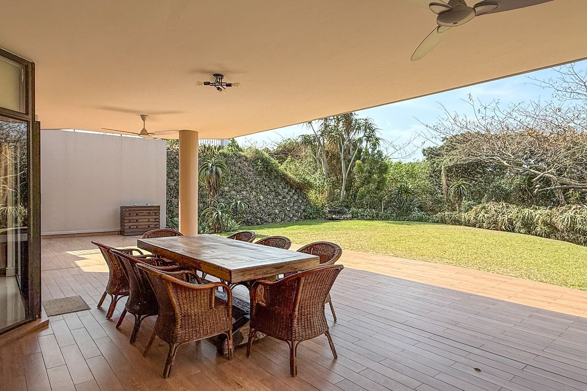 Elegant Single-Level Living with Private Garden - Photo 3