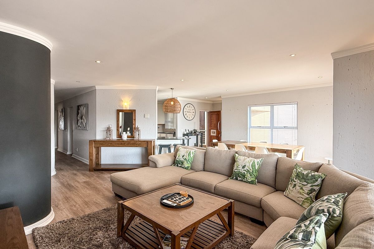 Stunning Modern Apartment with Sea Views in Simbithi Estate - Photo 4