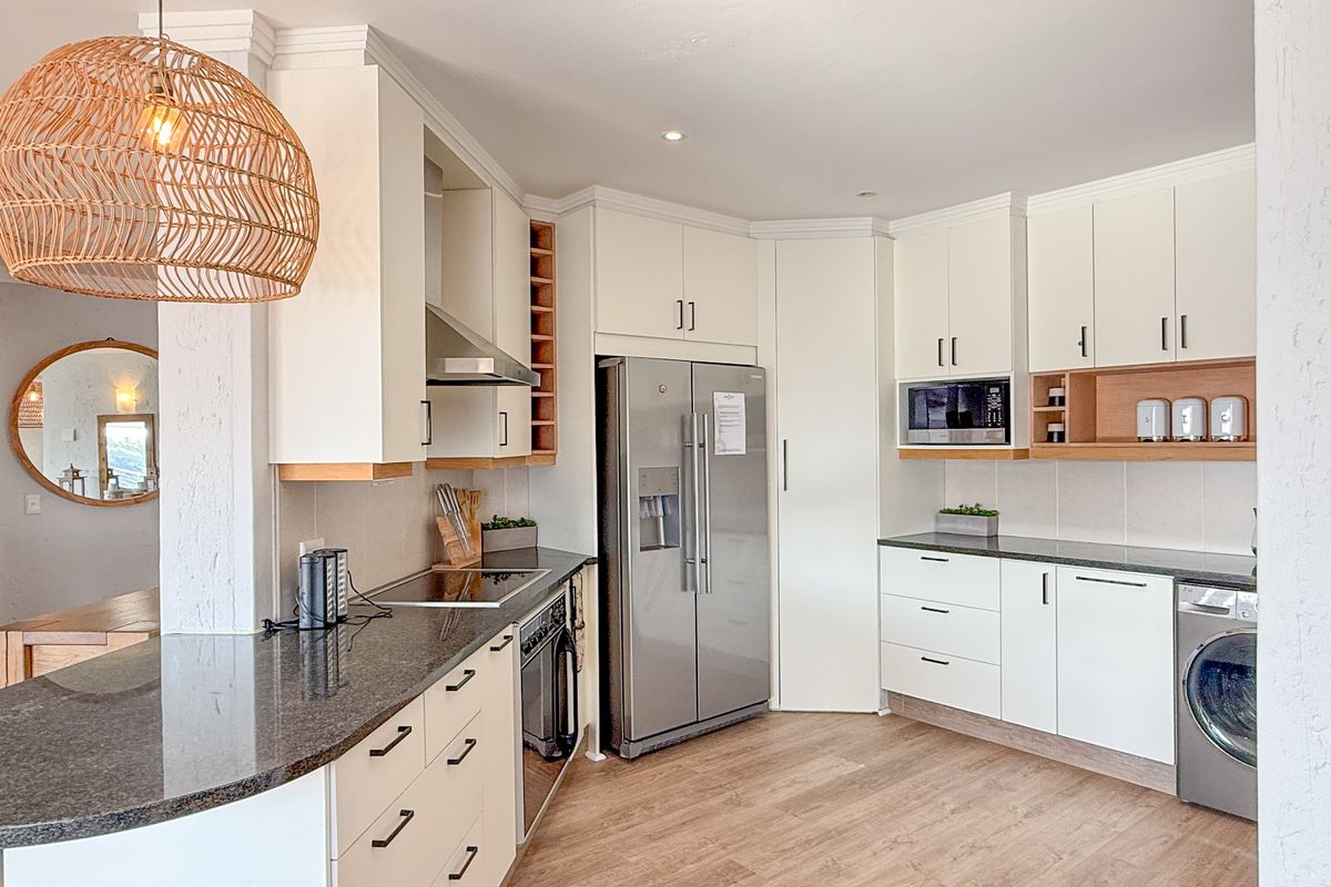 Stunning Modern Apartment with Sea Views in Simbithi Estate - Photo 5