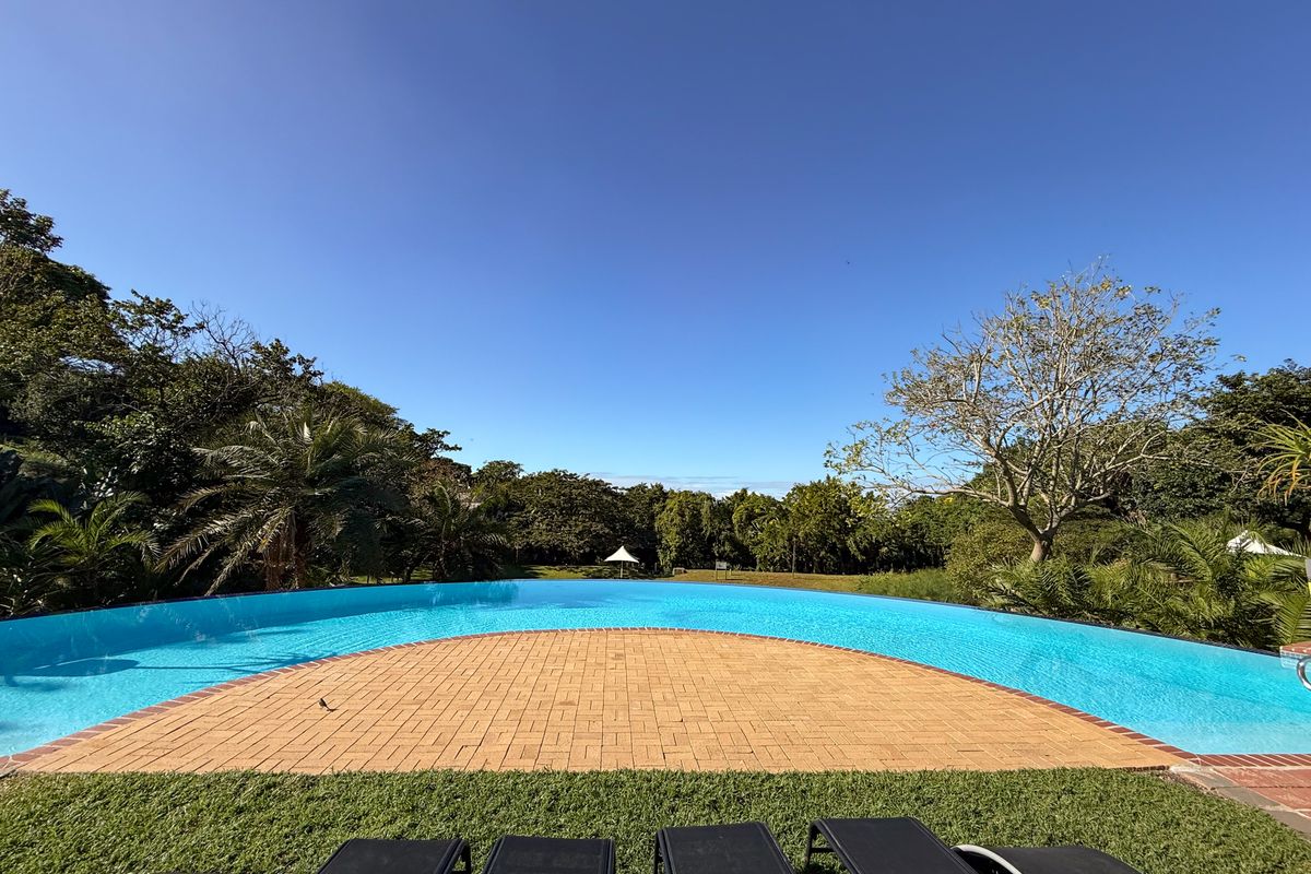 Stunning Modern Apartment with Sea Views in Simbithi Estate - Photo 2