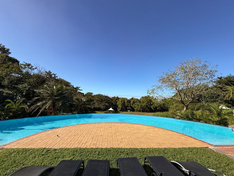 Stunning Modern Apartment with Sea Views in Simbithi Estate - Photo 2