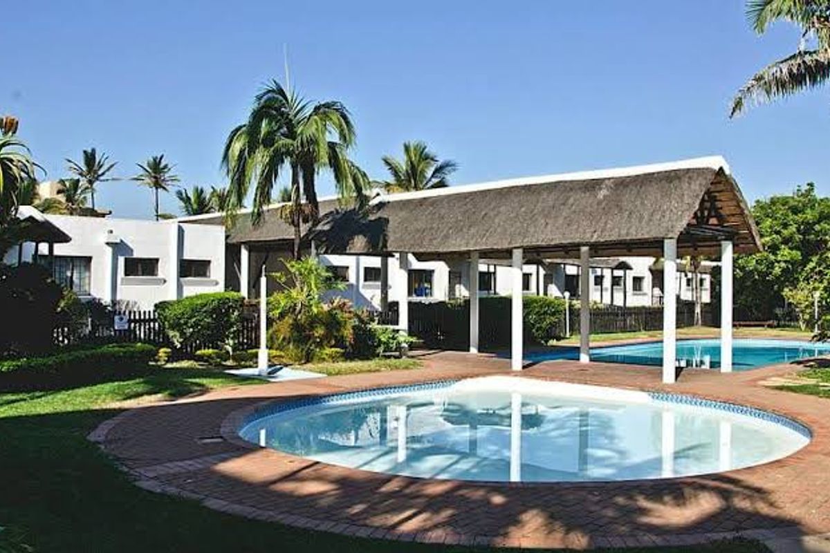 Sophisticated Coastal Penthouse Overlooking the Sea - Photo 2