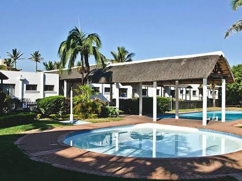 Sophisticated Coastal Penthouse Overlooking the Sea - Photo 2