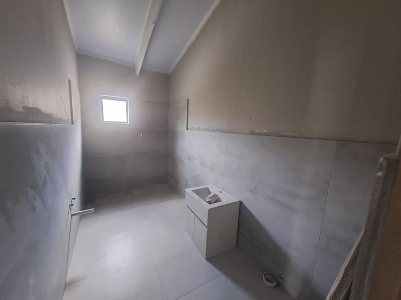 NEWLY BUILT 4 Bedroom Modern Family Home in Arcon Park. In a secure and exclusive complex. - Photo 10
