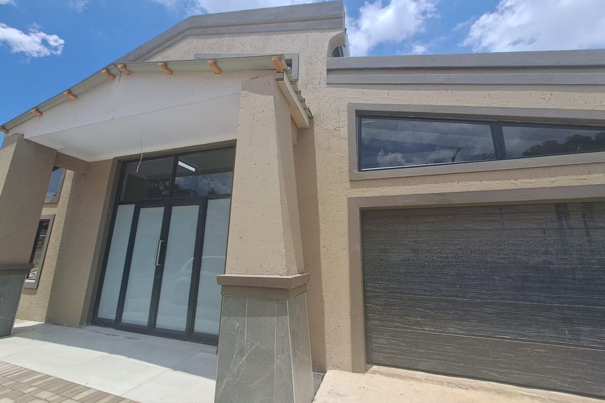 NEWLY BUILT 4 Bedroom Modern Family Home in Arcon Park. In a secure and exclusive complex. - Photo 4