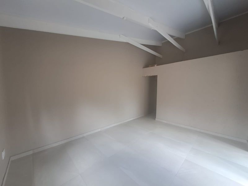 NEWLY BUILT 4 Bedroom Modern Family Home in Arcon Park. In a secure and exclusive complex. - Photo 8