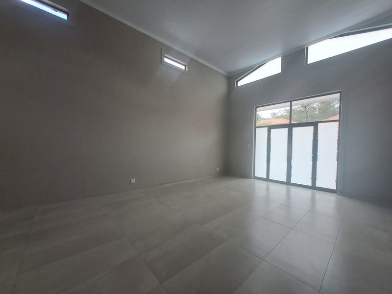 NEWLY BUILT 4 Bedroom Modern Family Home in Arcon Park. In a secure and exclusive complex. - Photo 6