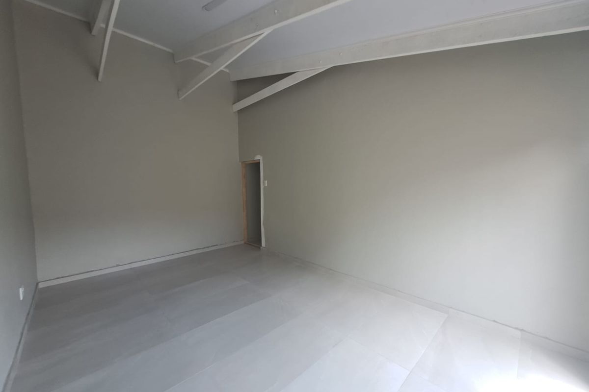 NEWLY BUILT 4 Bedroom Modern Family Home in Arcon Park. In a secure and exclusive complex. - Photo 2