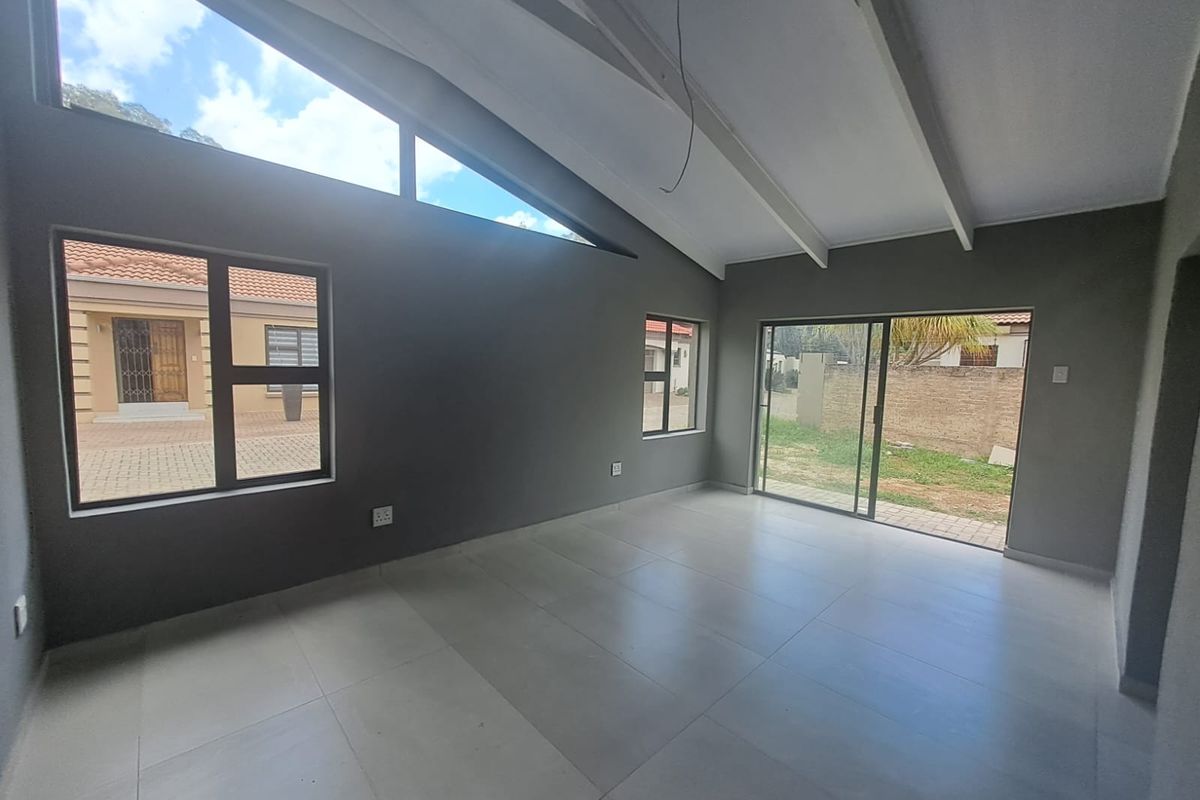 NEWLY BUILT 4 Bedroom Modern Family Home in Arcon Park. In a secure and exclusive complex. - Photo 3