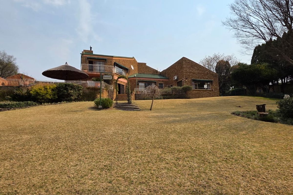 Riverfront Luxury Living – A Rare Find in Three Rivers East - Photo 2