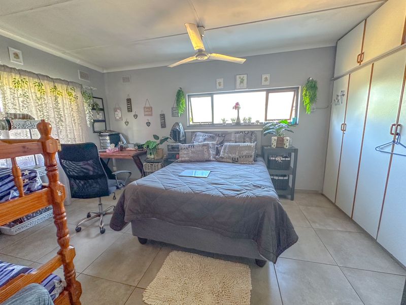 Spacious Family Home with Day Care Rights in Nyala Park - Photo 10