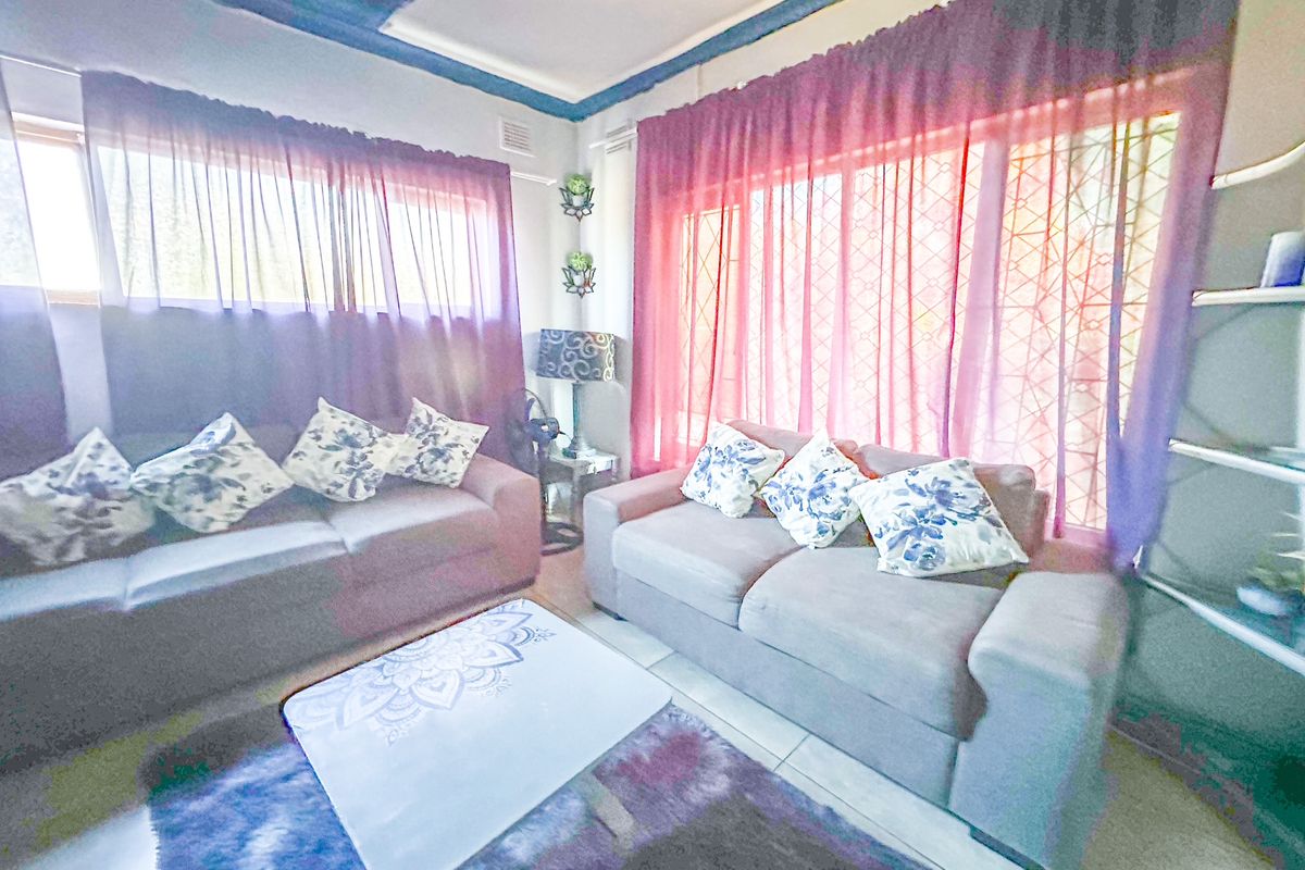 Spacious Family Home with Day Care Rights in Nyala Park - Photo 5