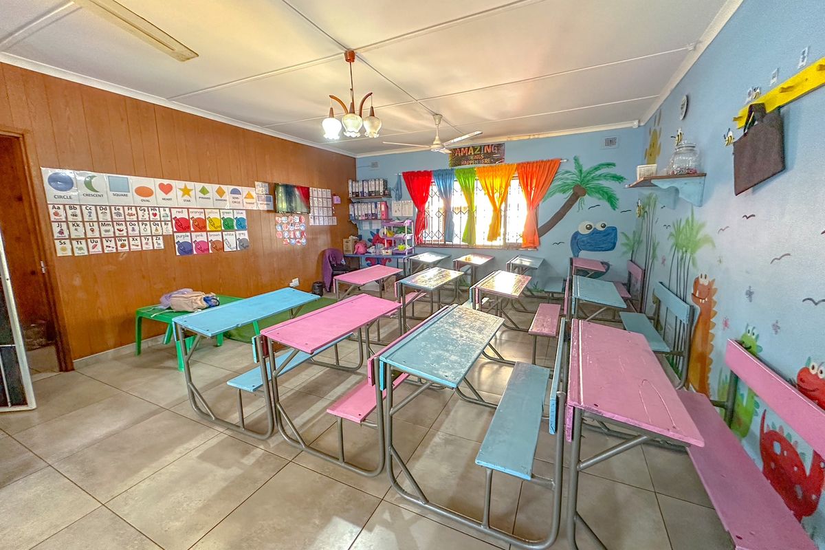 Spacious Family Home with Day Care Rights in Nyala Park - Photo 2