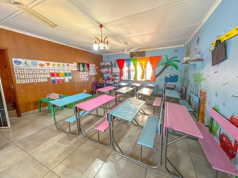 Spacious Family Home with Day Care Rights in Nyala Park - Photo 2