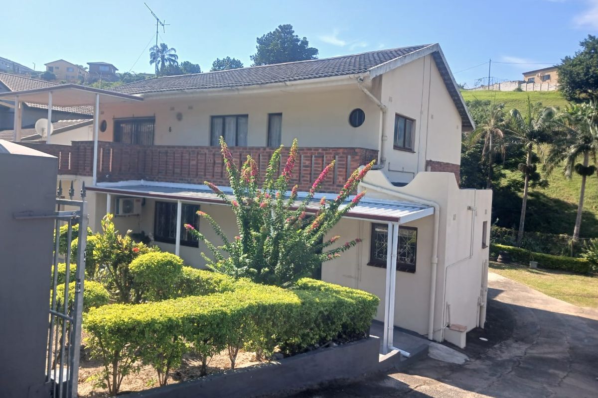 Expansive Family Double Storey  Home - Photo 3