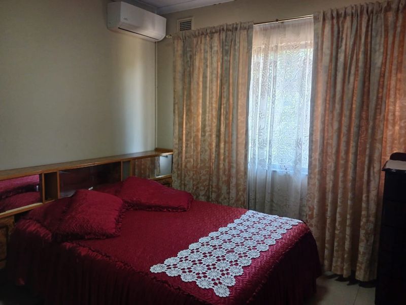 Expansive Family Double Storey  Home - Photo 6