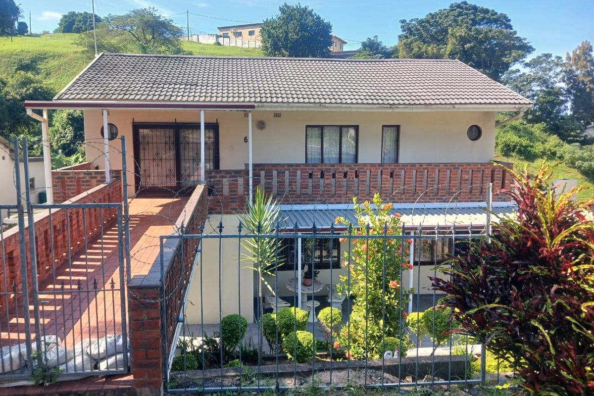 Expansive Family Double Storey  Home - Photo 2