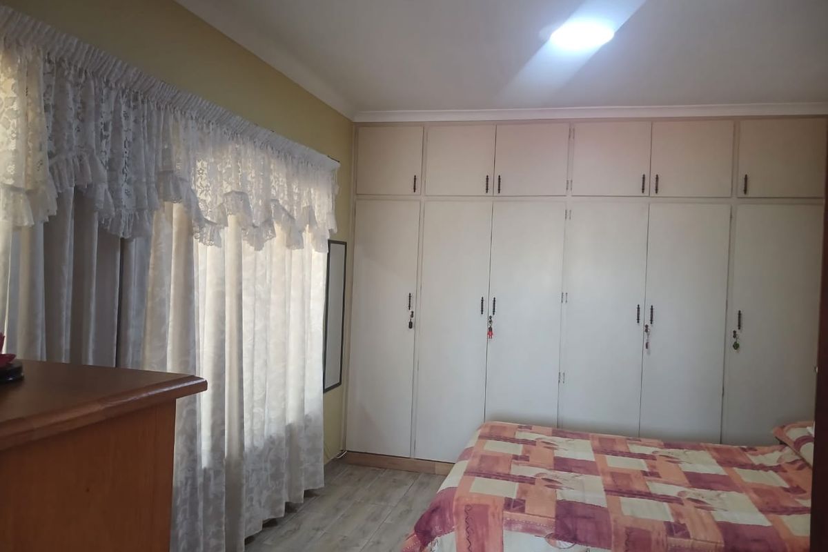 Expansive Family Double Storey  Home - Photo 4